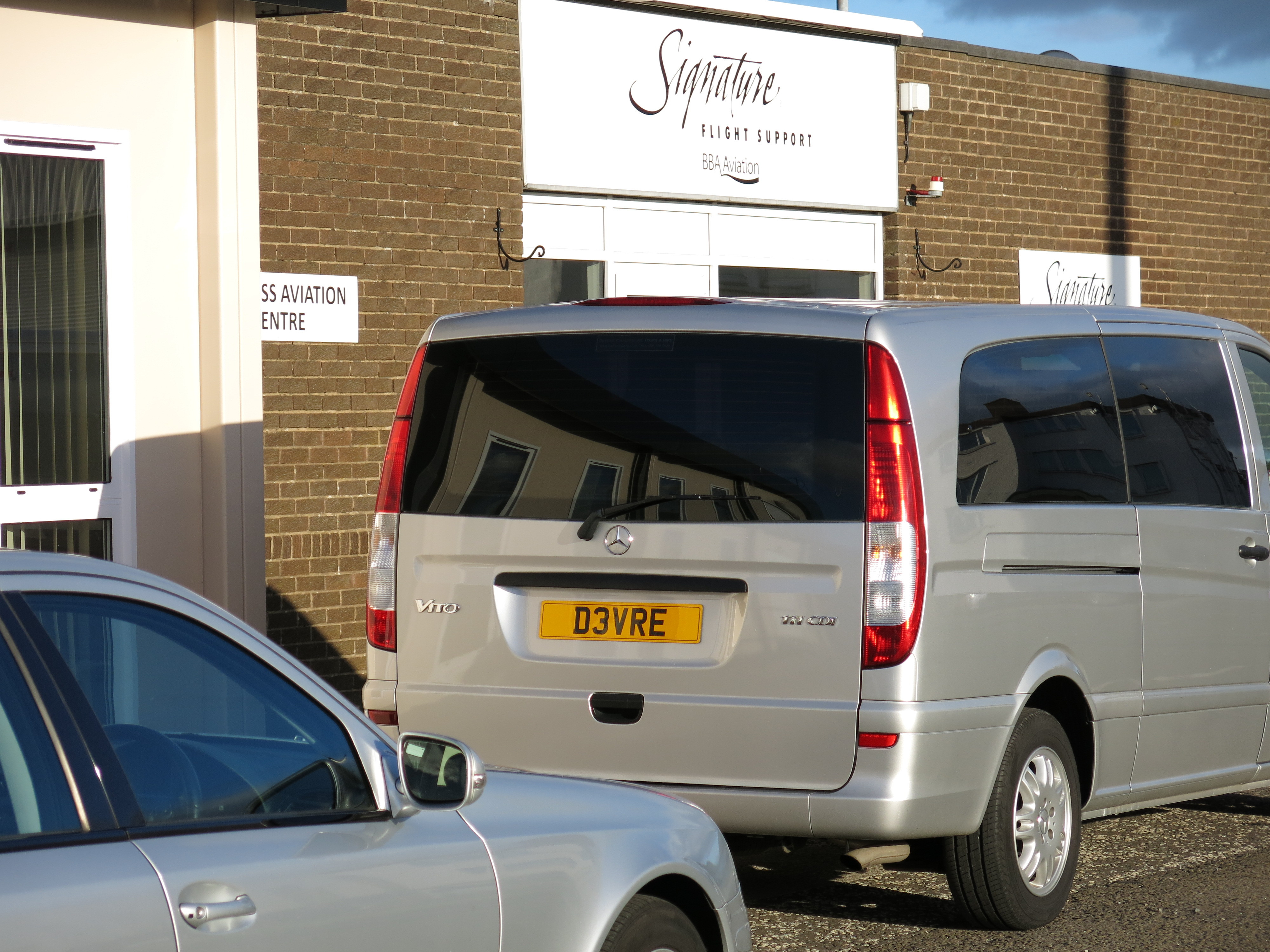 Transfer service at Signature Business Aviation Flight Support Edinburgh Airport