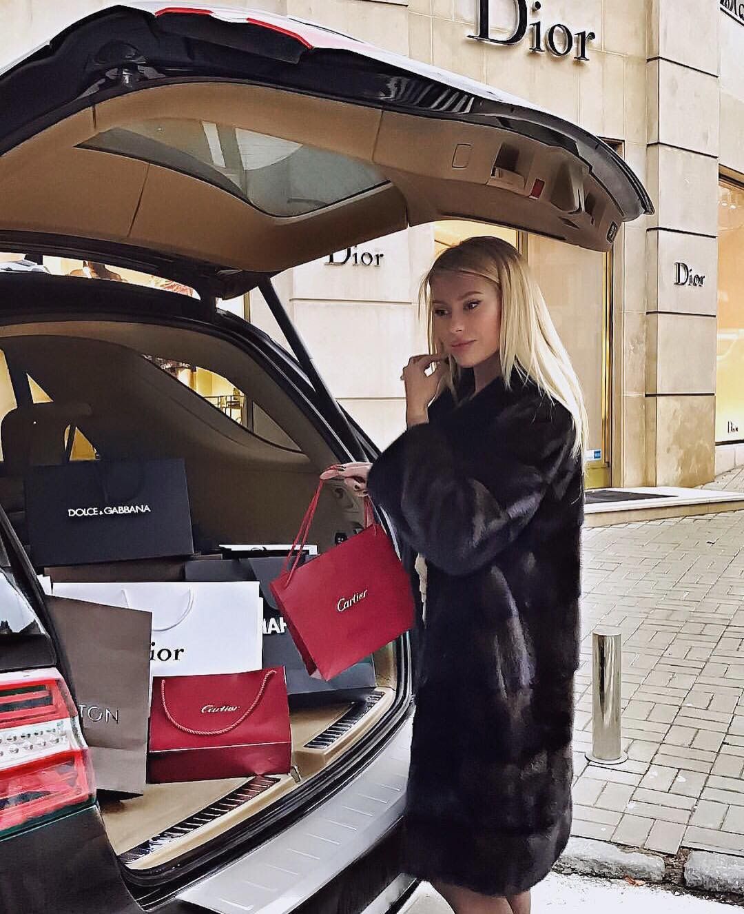 Edinburgh Chauffeur service shopping